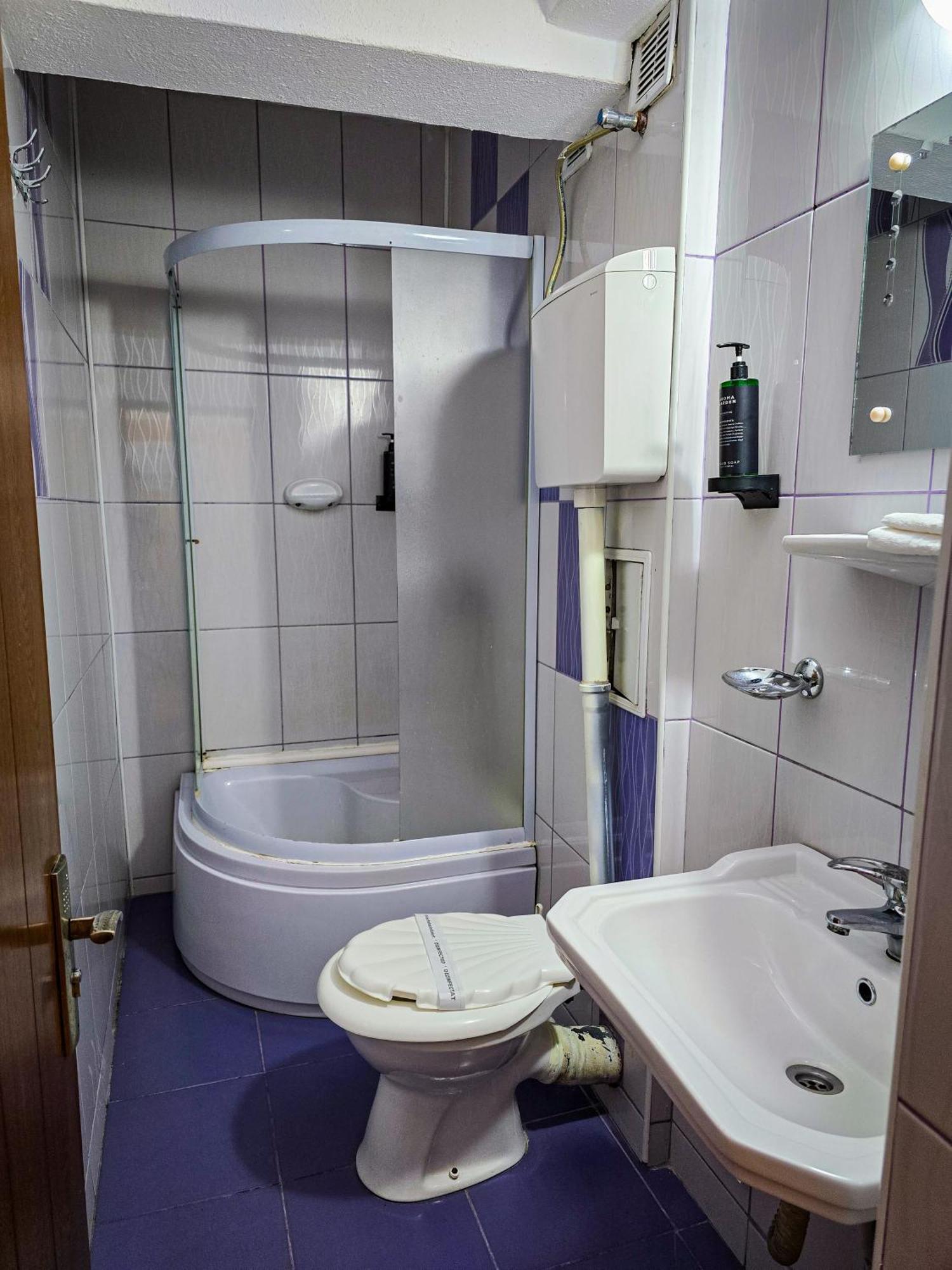 酒店 Hotel Horezu 3*